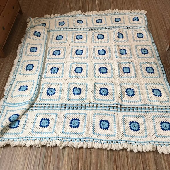 Granny Square Crochet Loveseat Sofa Chair Shape Cover Vintage Phentex Blue/White - Picture 5 of 5